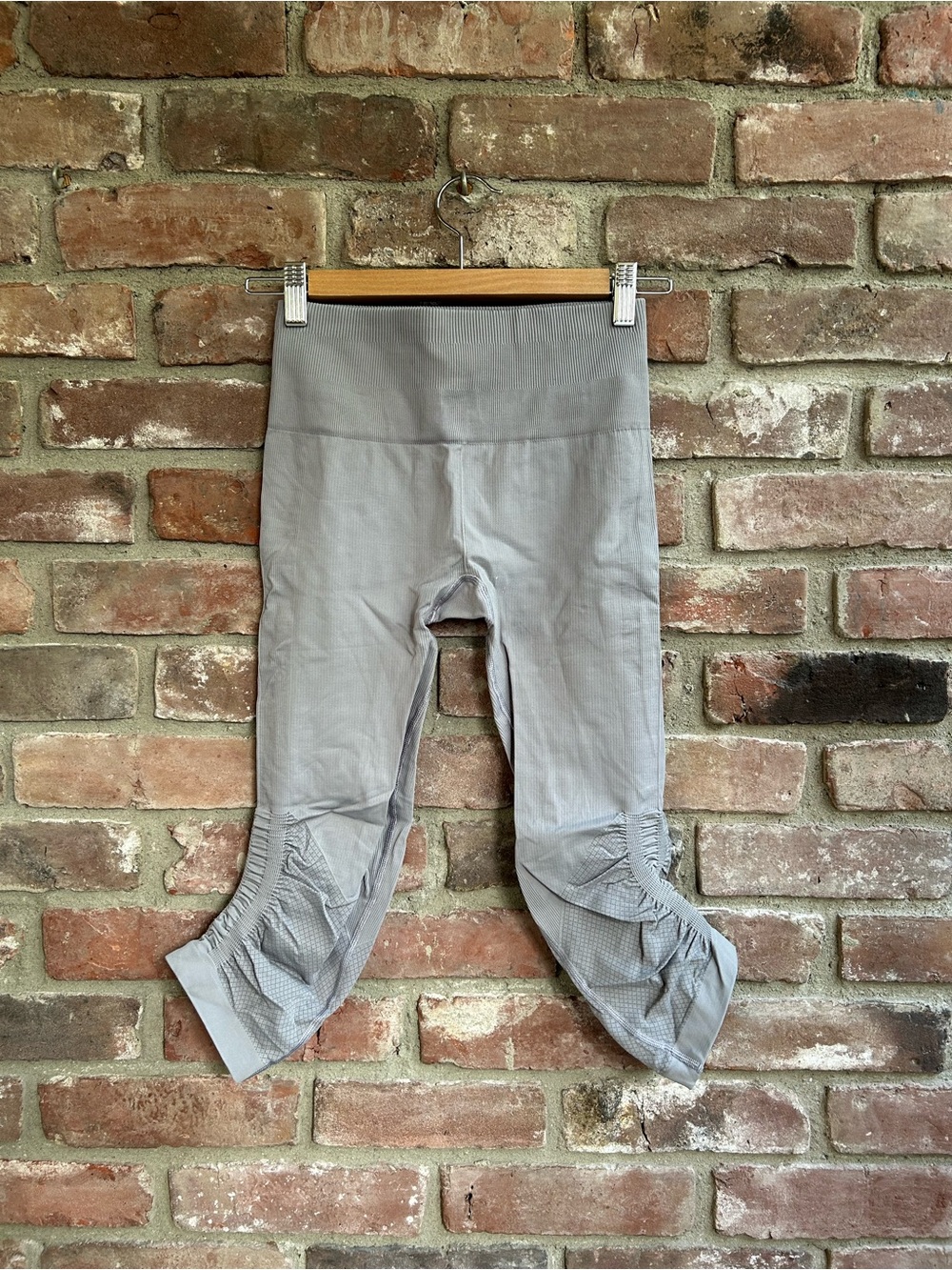 Lululemon awakening crop chrome Taryn Toomey The Class collaboration
